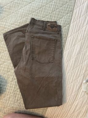 Wrangler Men's Straight Jeans in Dark Brown